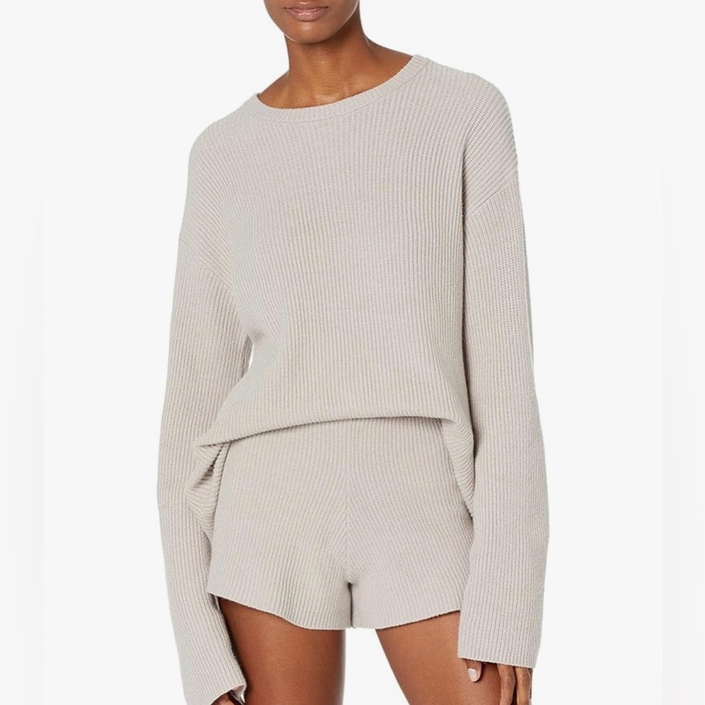 NWT Cozy Crewneck Taupe Beige Knit Ribbed Sweater